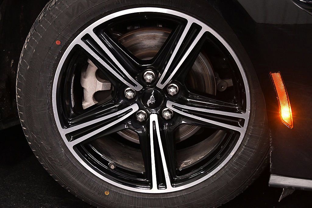 Used 2025 Ford Mustang Premium image 9