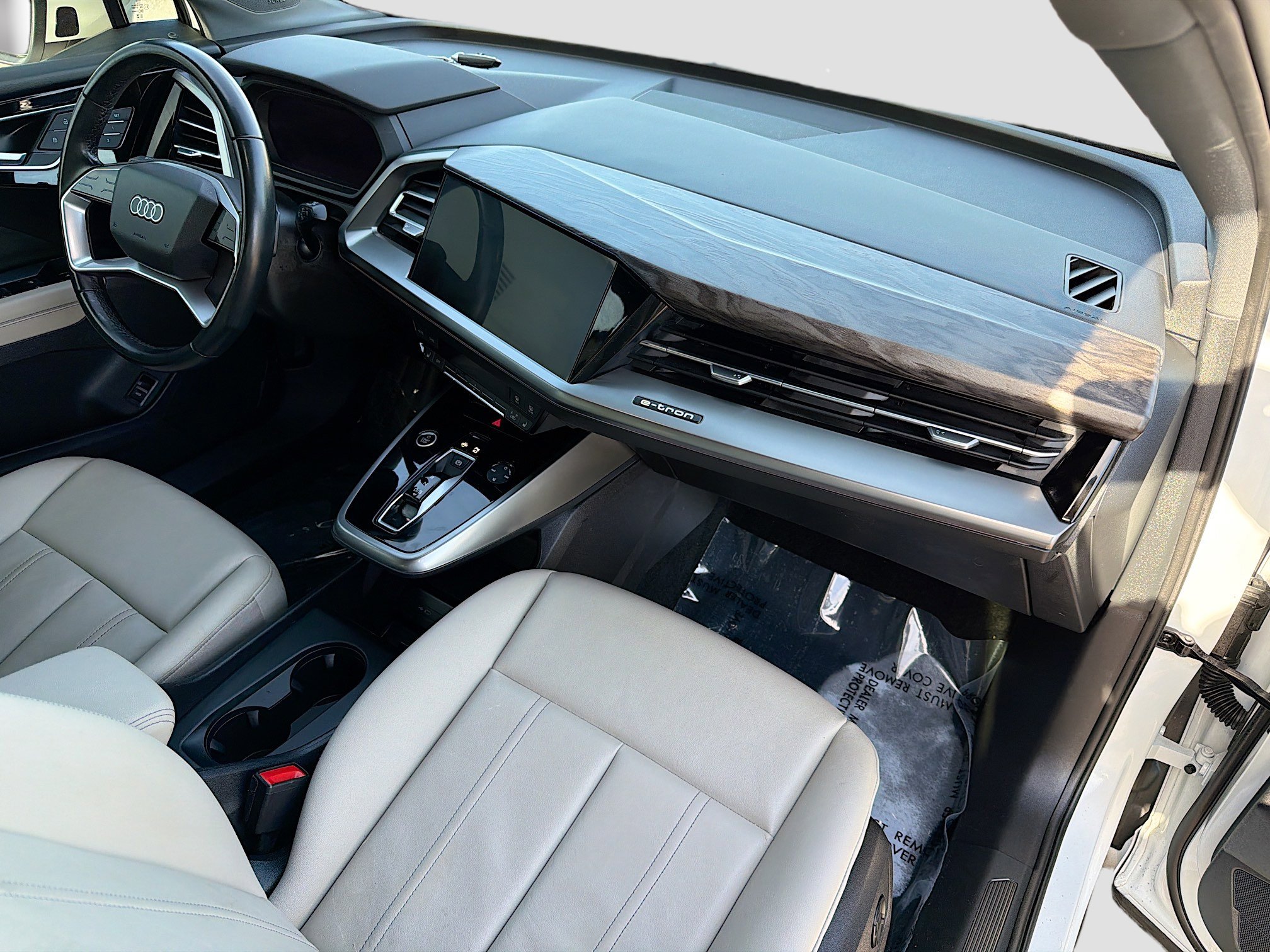 Used 2023 Audi Q4 e-tron Premium Plus image 13