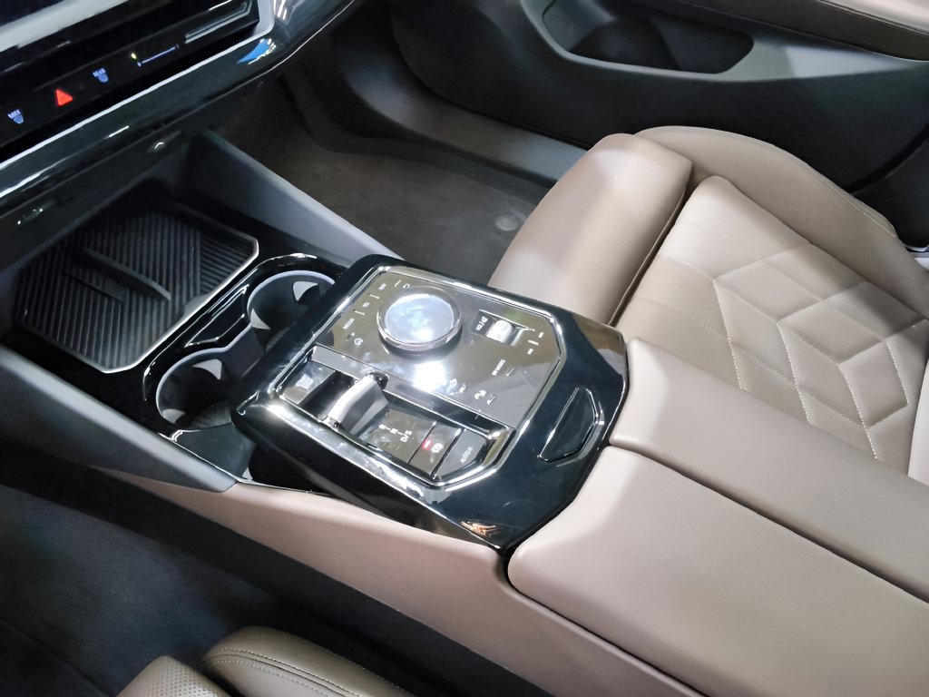 Used 2026 BMW 530i xDrive AWD/4WD image 19