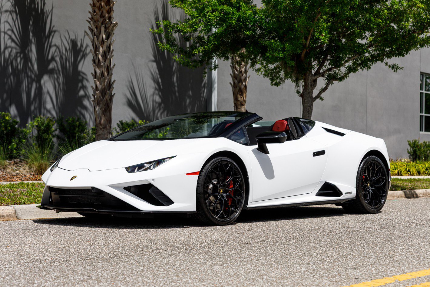 Used 2021 Lamborghini Huracan EVO image 16
