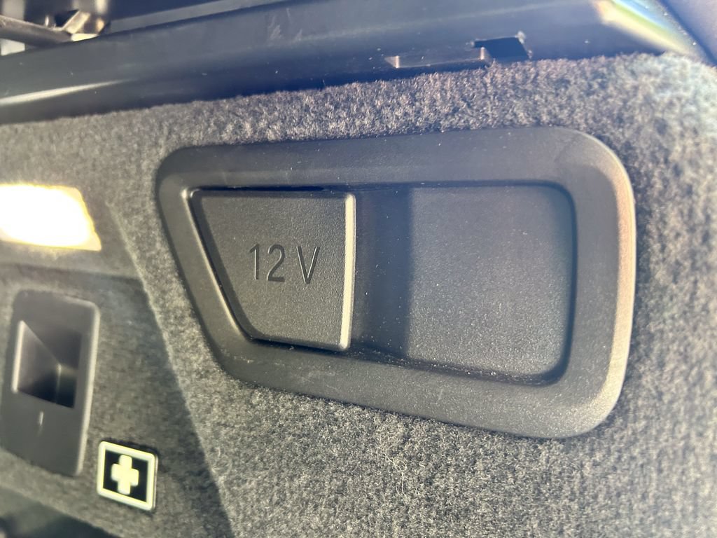 Used 2023 BMW X7 xDrive40i w/ M Sport Package AWD/4WD image 18