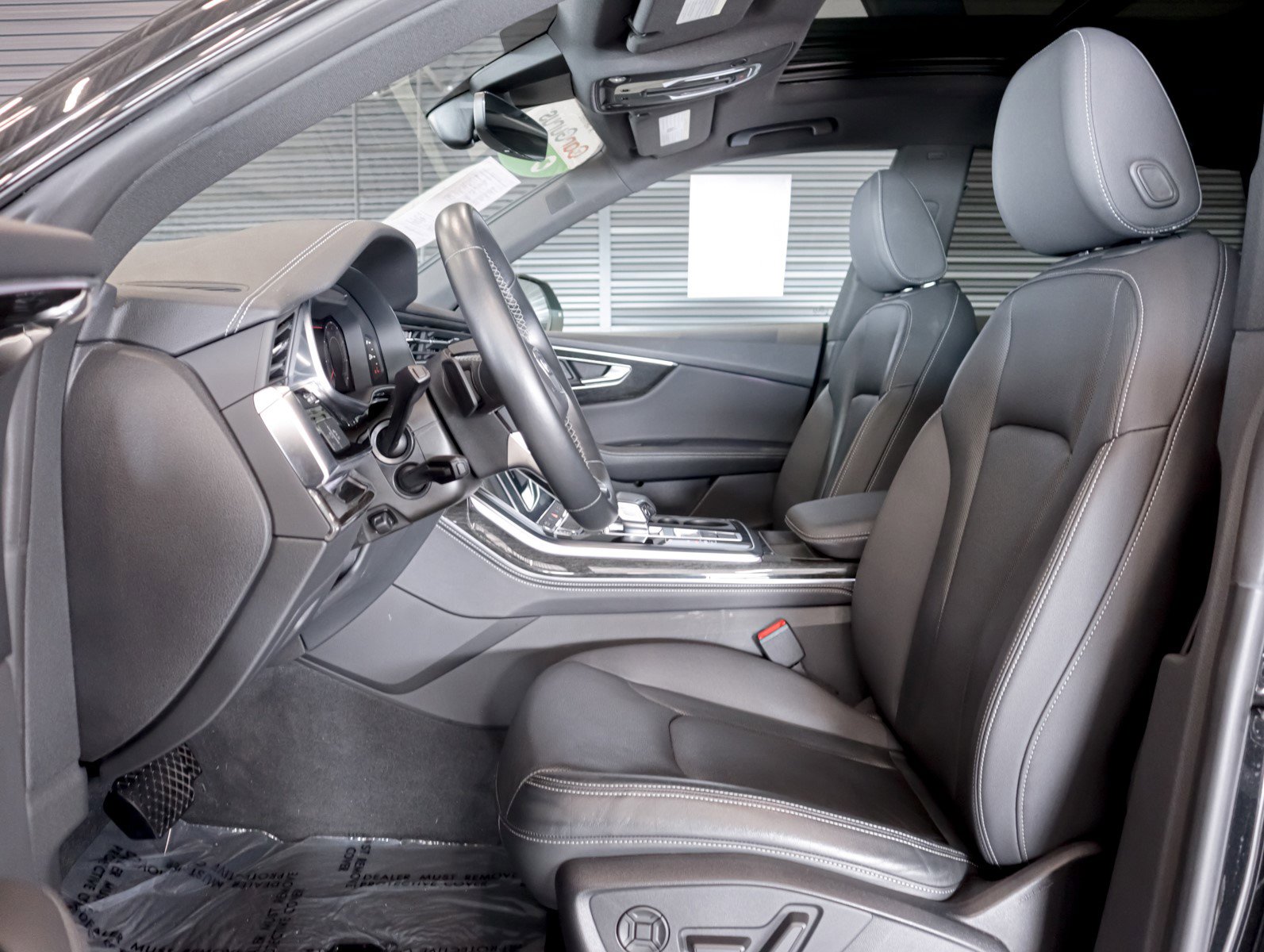 Used 2023 Audi Q8 Premium Plus w/ Premium Plus Package image 4