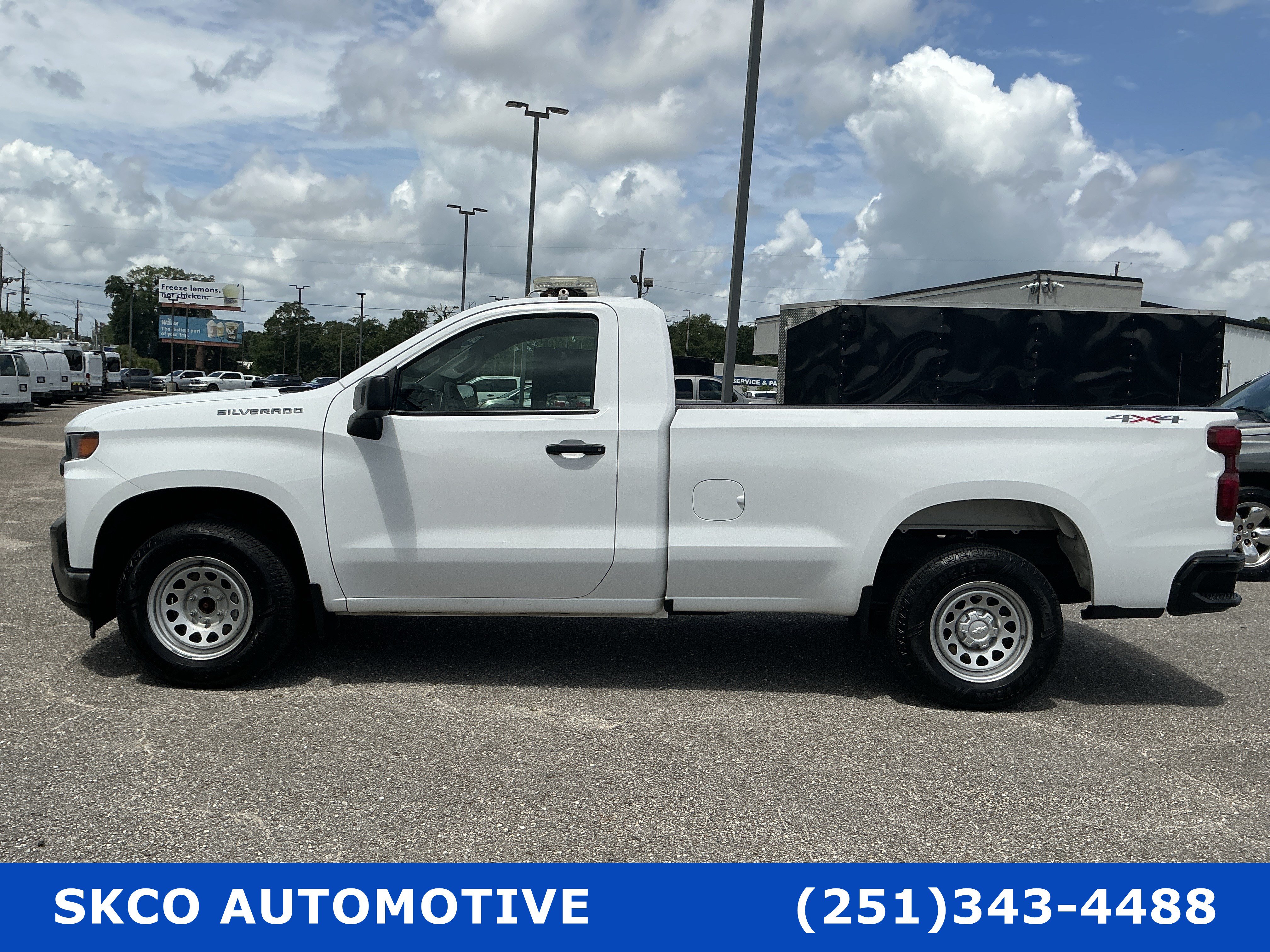 Used 2021 Chevrolet Silverado 1500 W/T AWD/4WD image 2