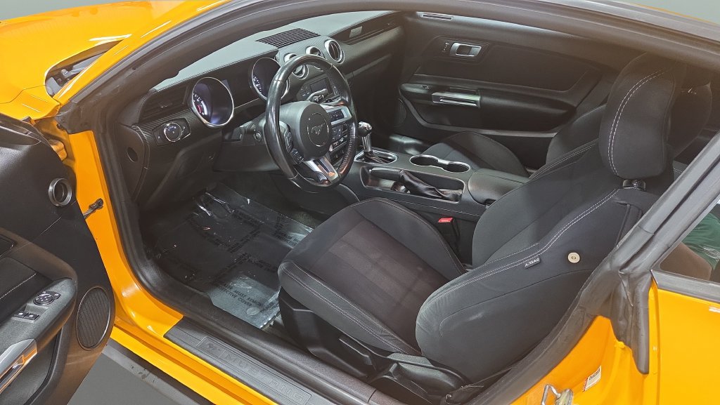 Used 2018 Ford Mustang Coupe RWD image 8