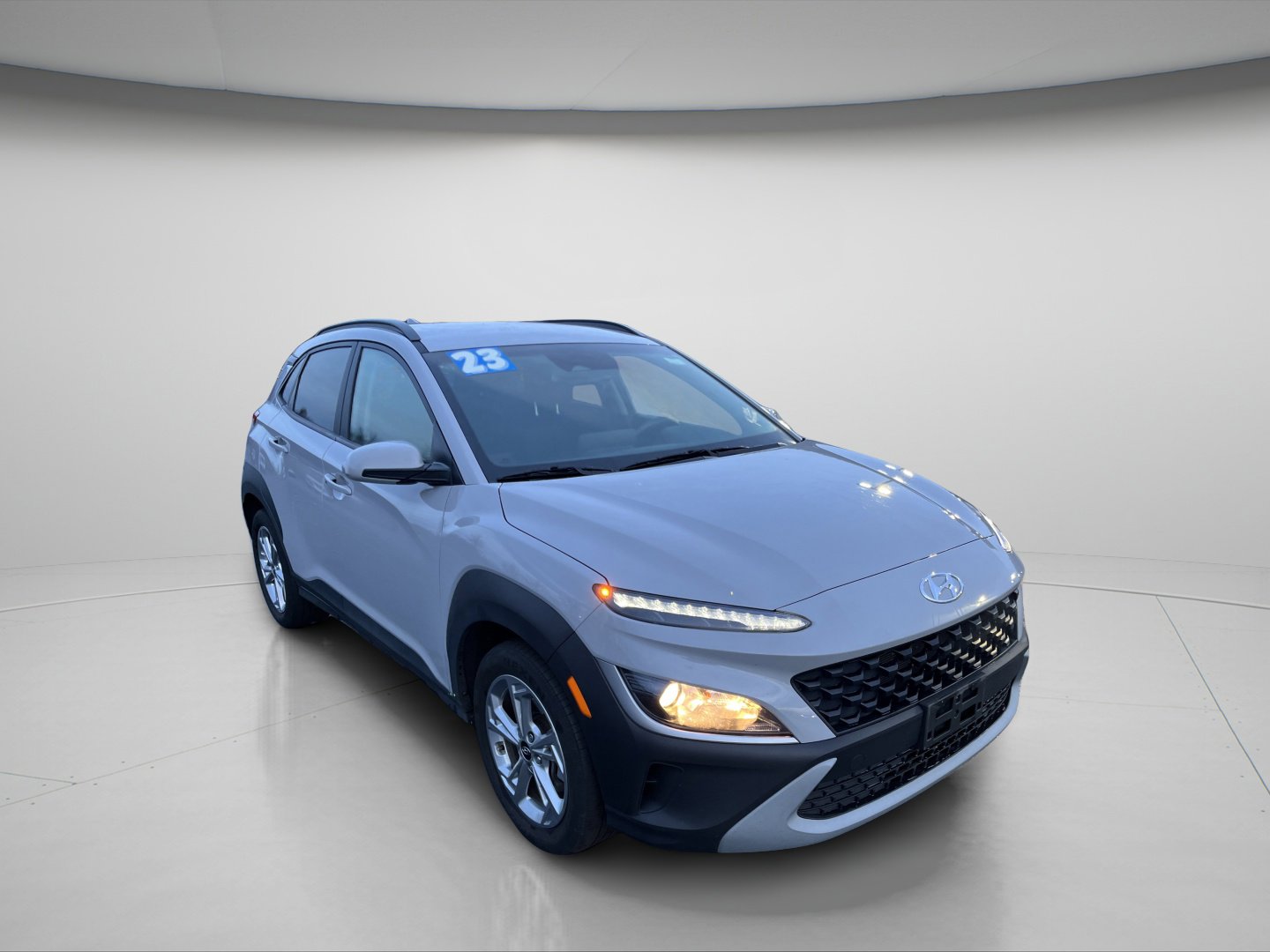 Used 2023 Hyundai Kona SEL image 3