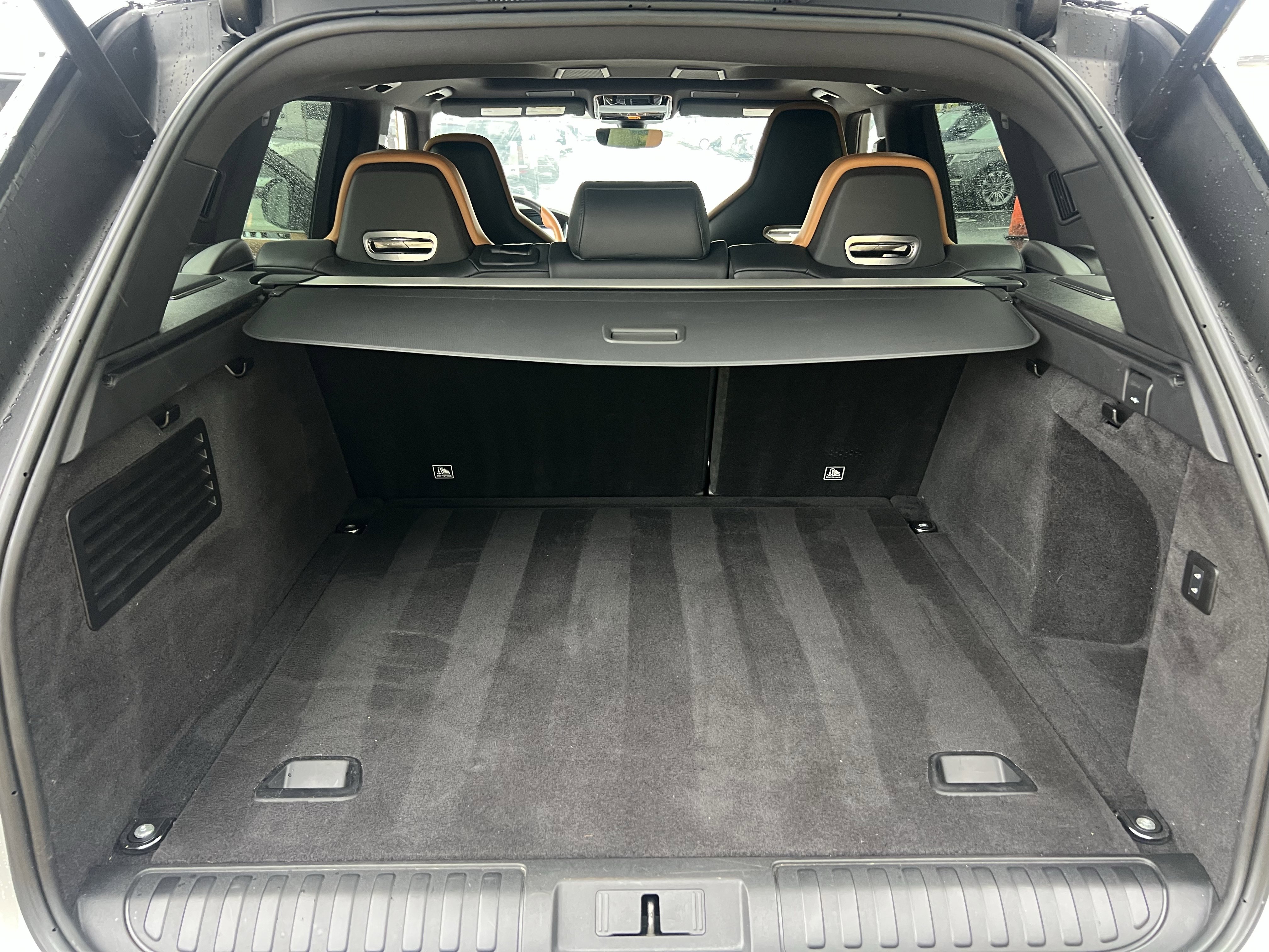 Certified 2022 Land Rover Range Rover Sport SVR image 33