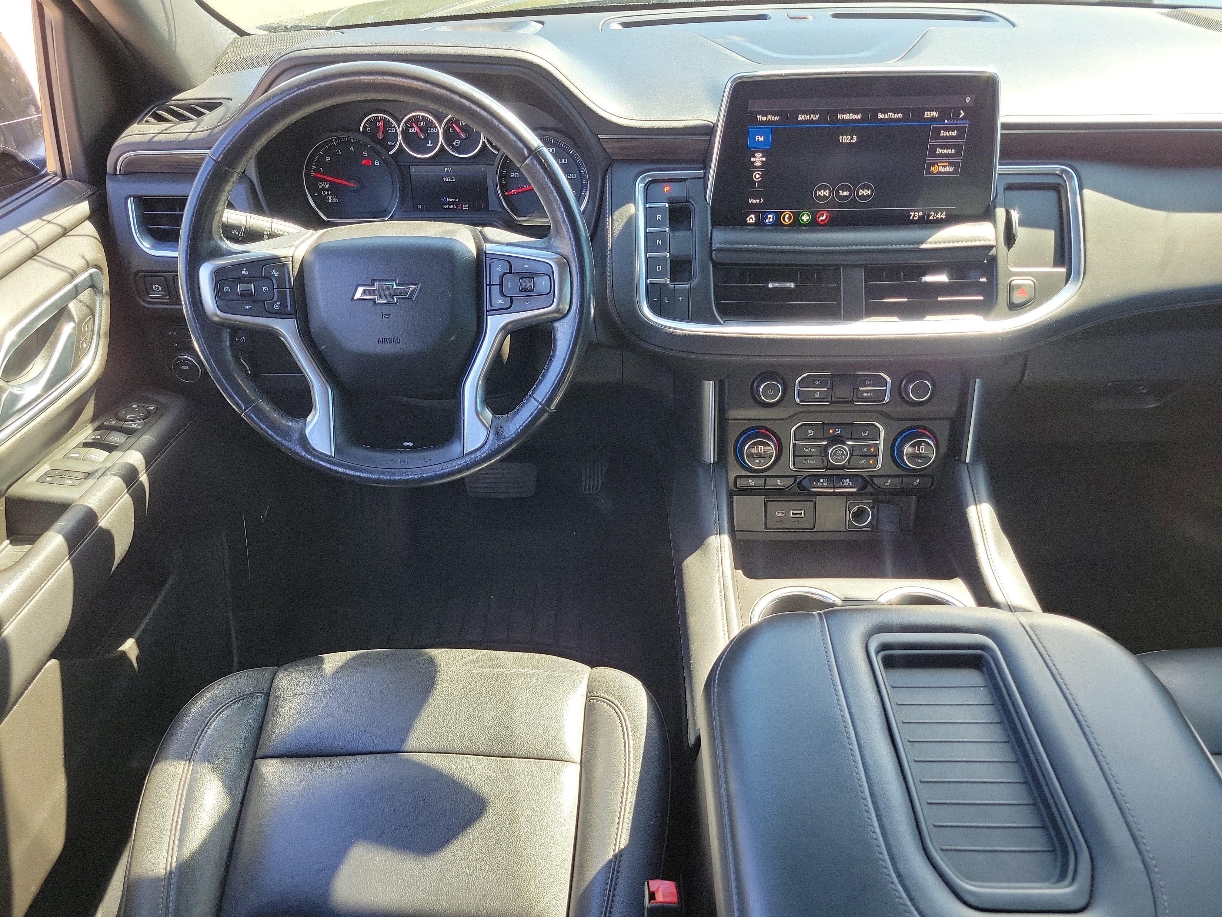 Used 2021 Chevrolet Suburban Z71 w/ Luxury Package image 16