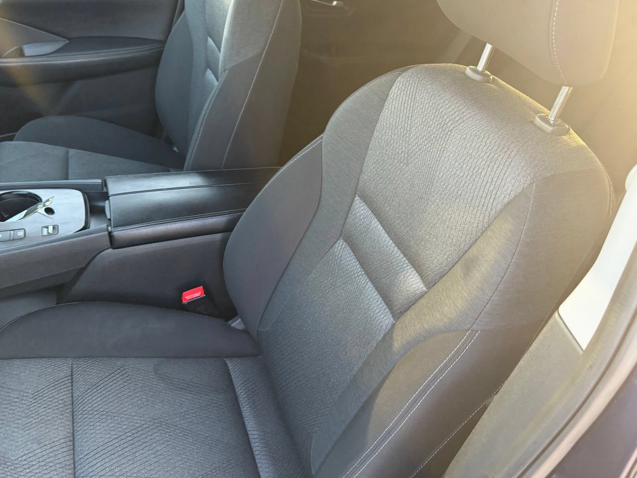 Certified 2025 Nissan Rogue SV FWD image 29