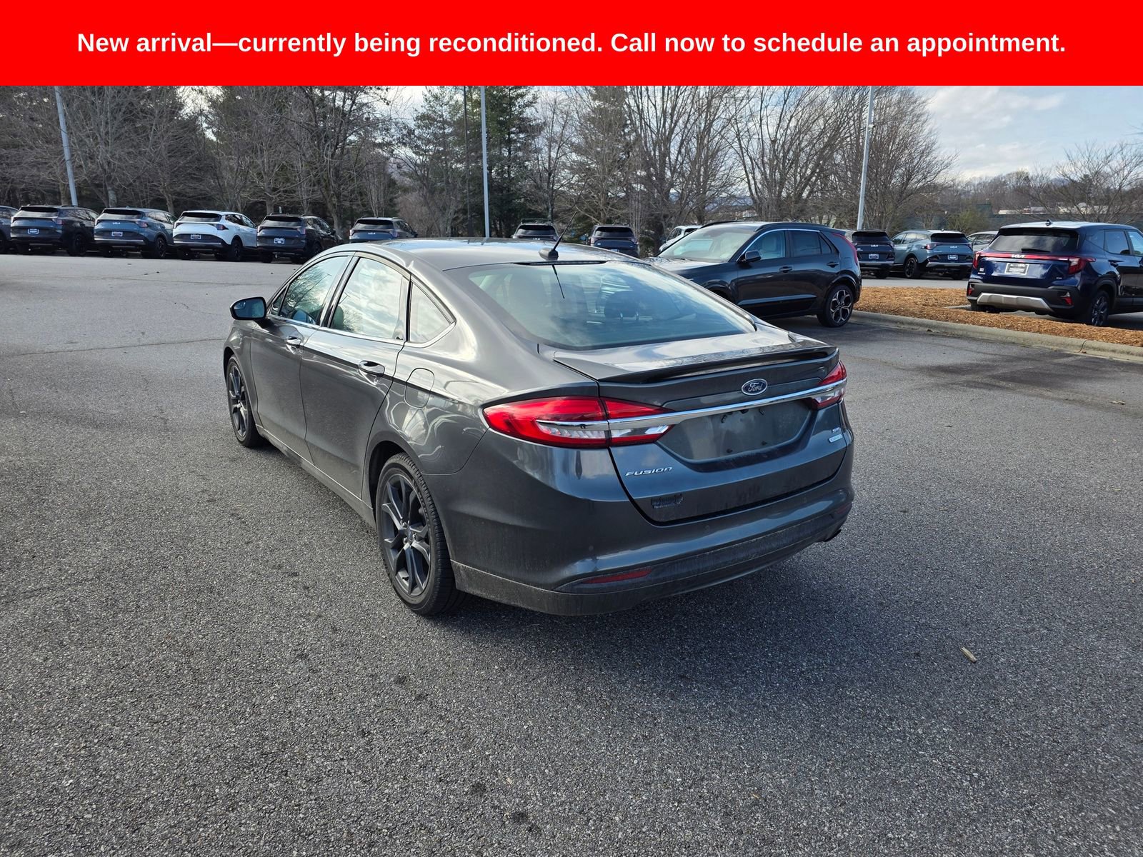Used 2018 Ford Fusion SE w/ Equipment Group 201A image 3
