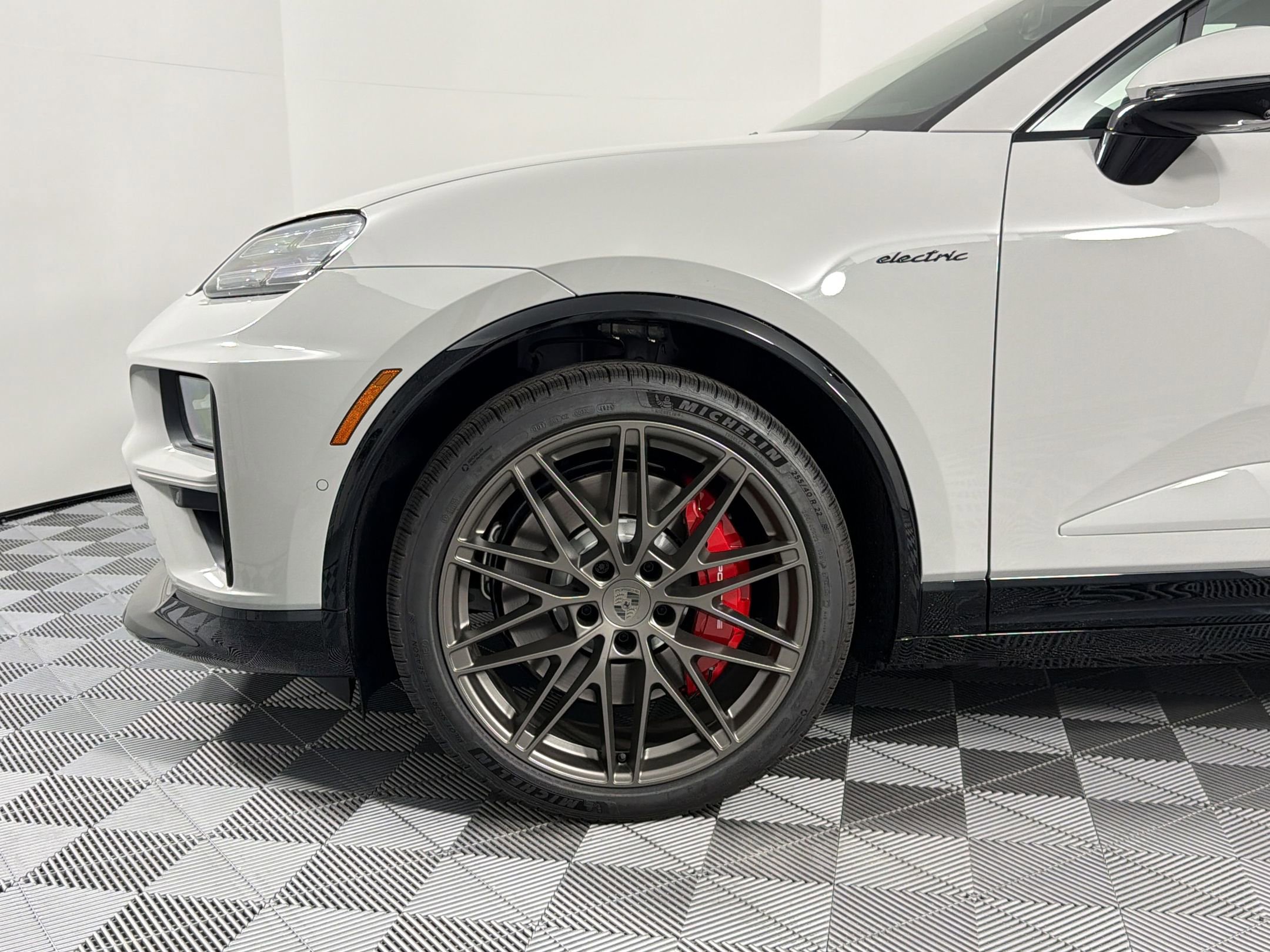 New 2026 Porsche Macan Turbo Electric AWD/4WD image 7