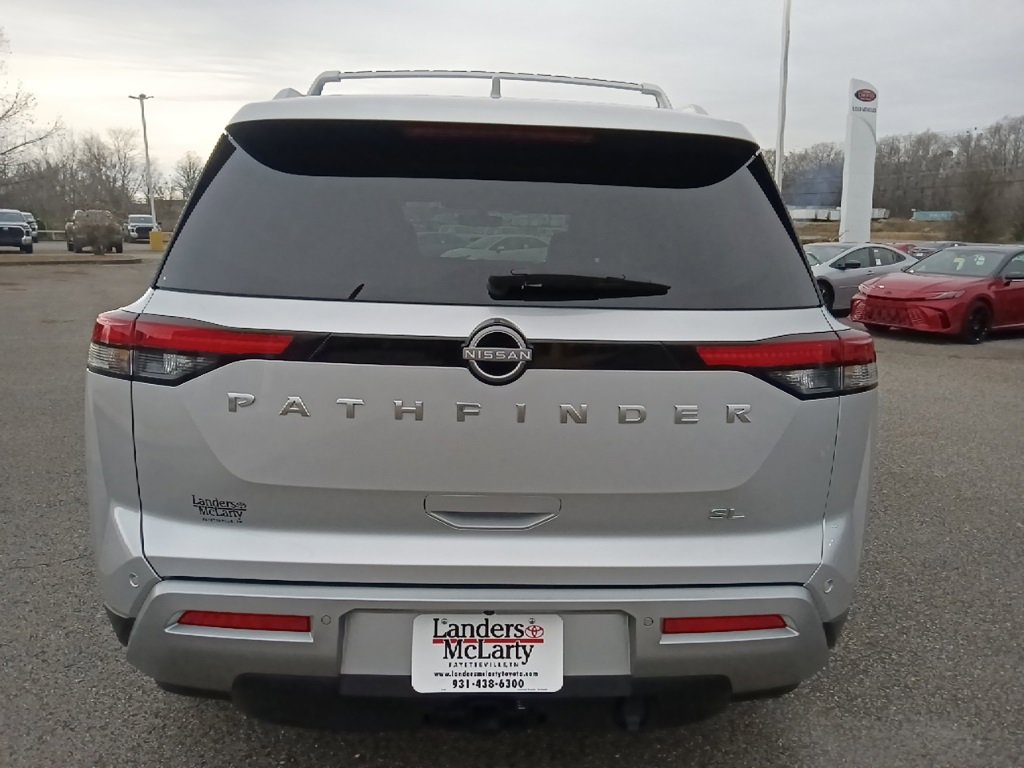 Used 2025 Nissan Pathfinder SL w/ SL Premium Package image 4