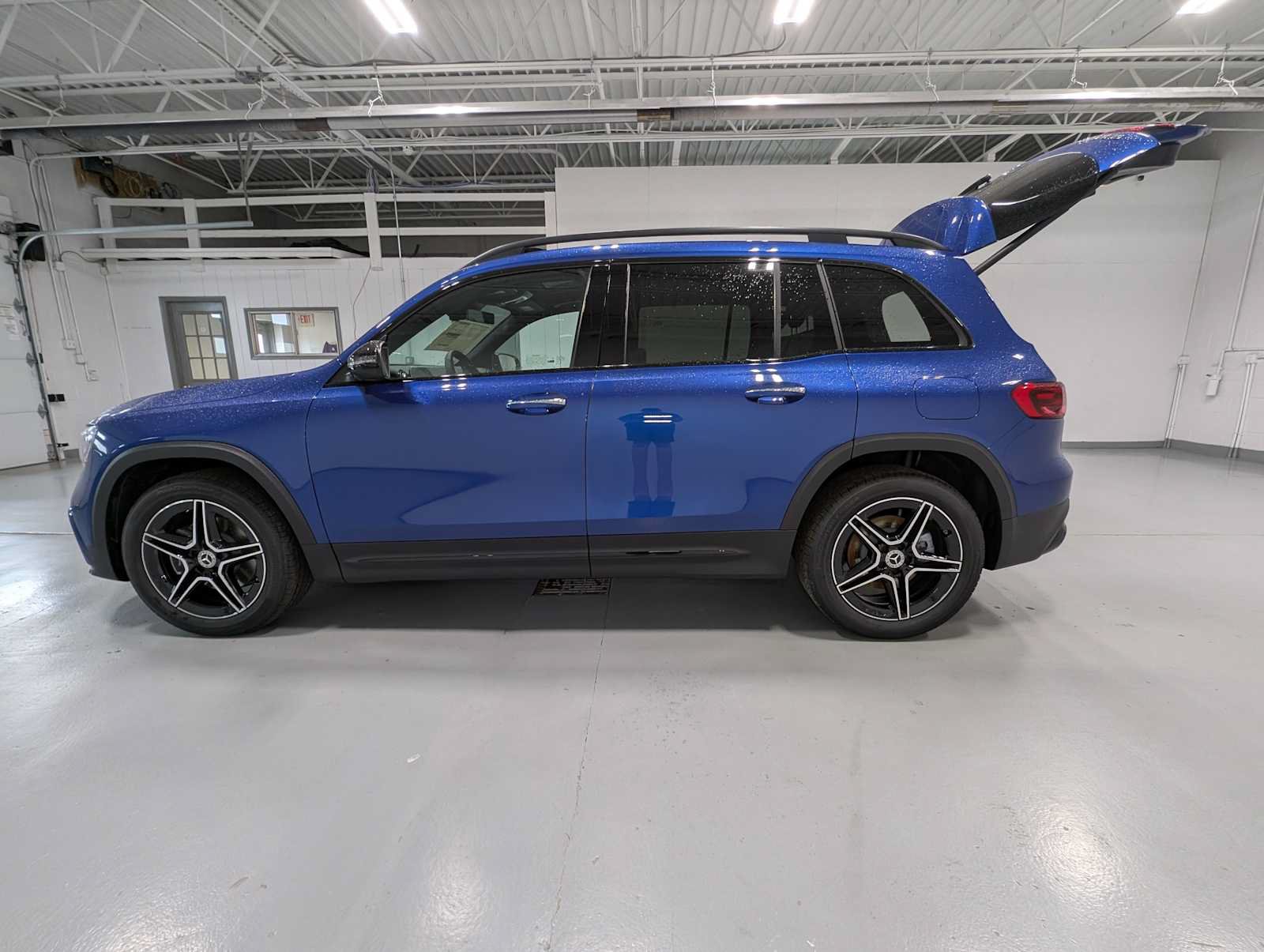New 2026 Mercedes-Benz GLB 250 4MATIC image 10