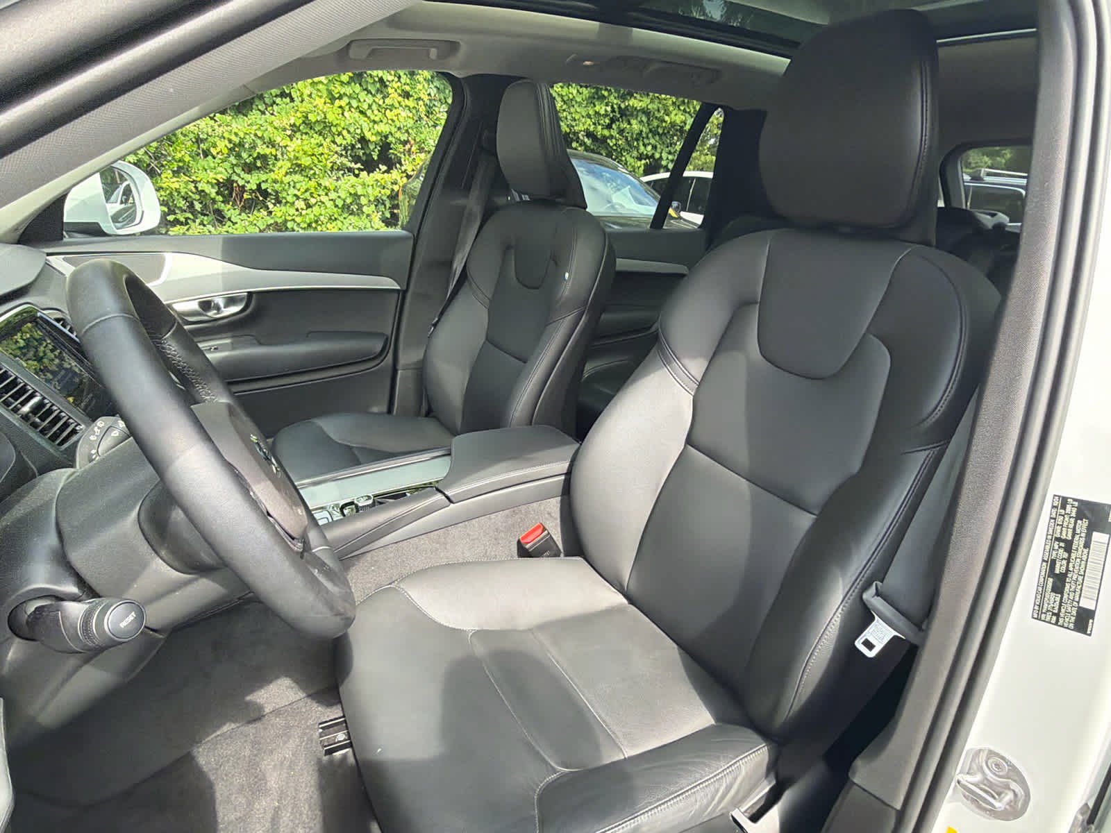 Used 2025 Volvo XC90 B5 Core AWD/4WD image 27