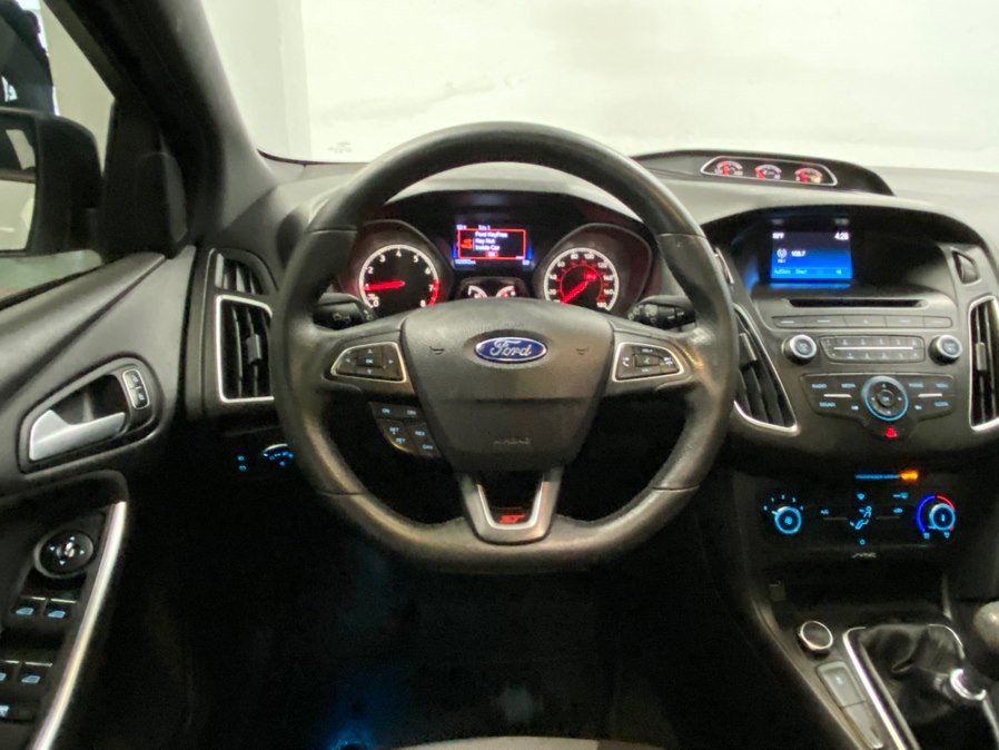 Used 2016 Ford Focus ST FWD image 36