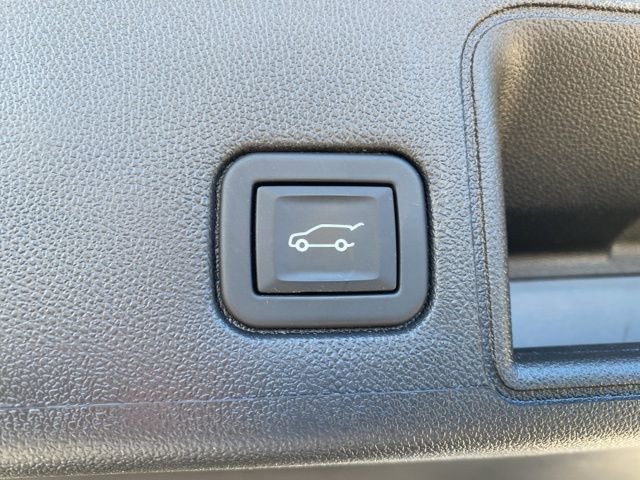 Used 2022 GMC Terrain SLT image 35