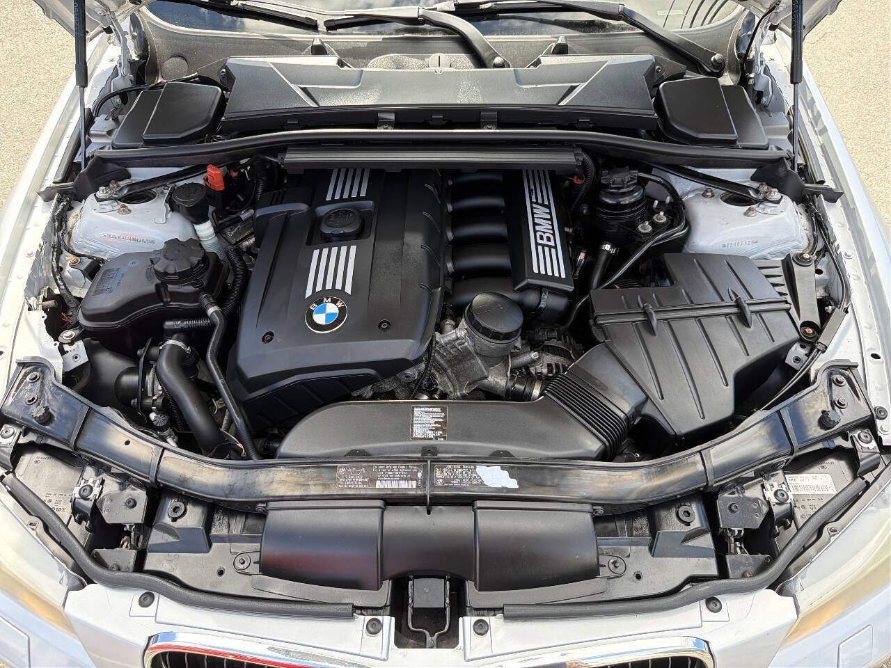 Used 2011 BMW 328i xDrive Sedan AWD/4WD image 14