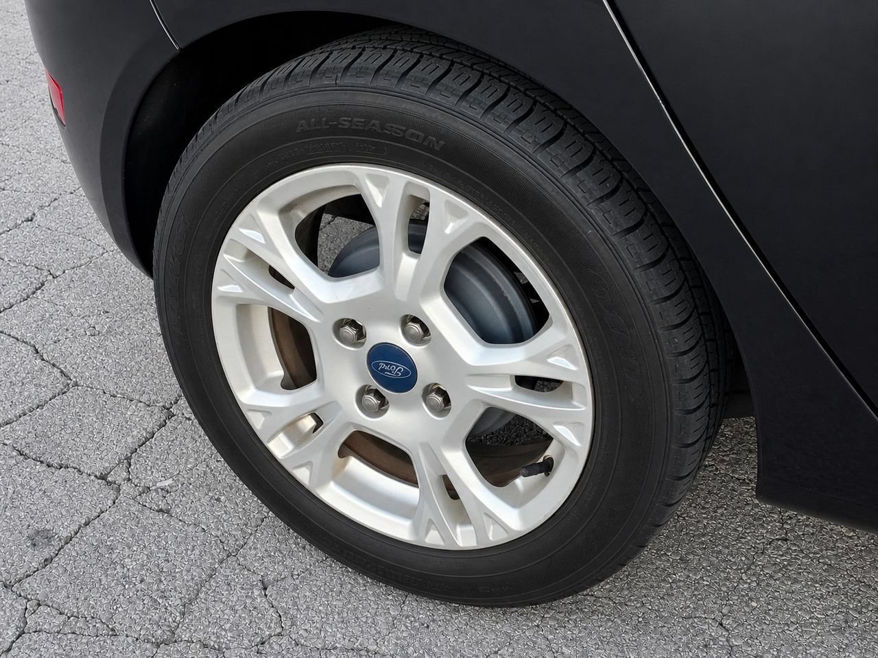 Used 2014 Ford Fiesta SE FWD image 10