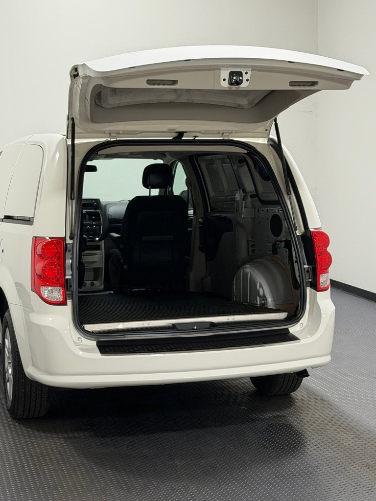 Used 2013 RAM C/V Tradesman image 12