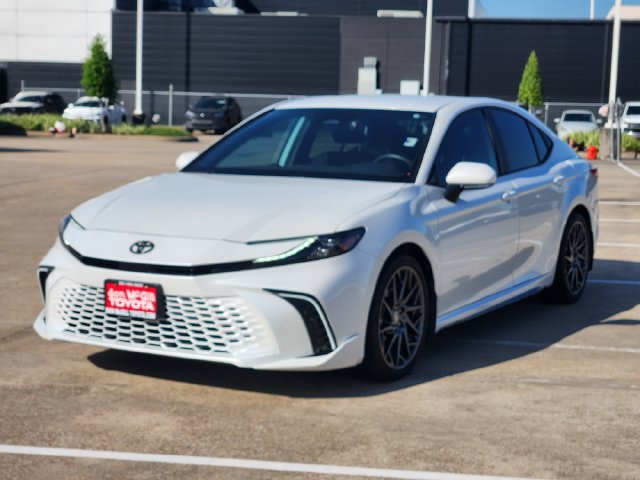 Certified 2025 Toyota Camry XSE FWD image 3