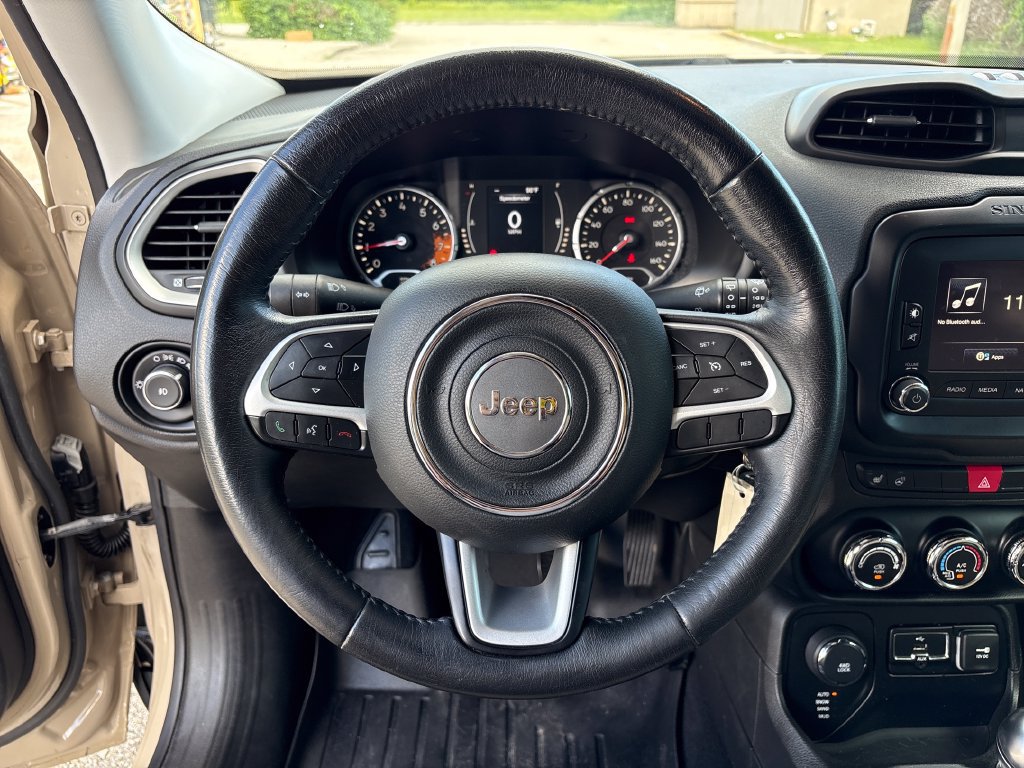 Used 2016 Jeep Renegade Latitude AWD/4WD image 16