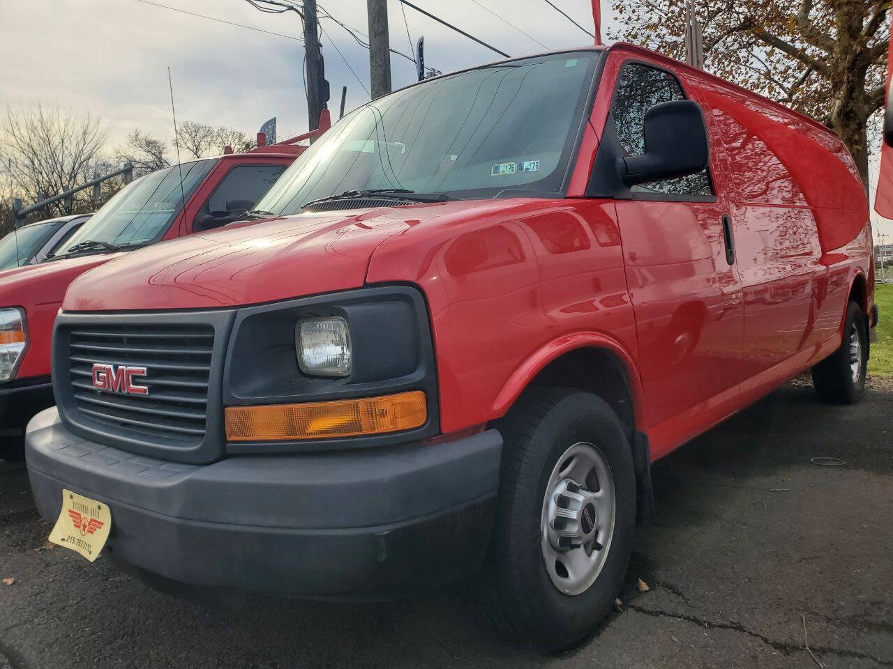 Used 2015 GMC Savana 2500 Extended RWD image 1