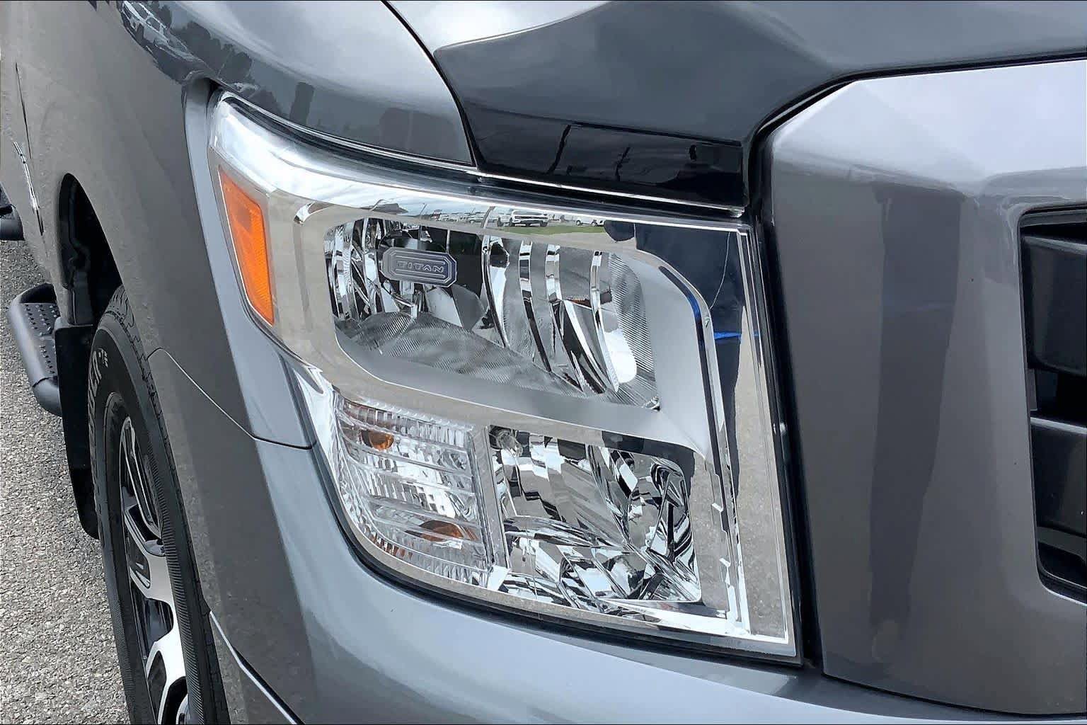 Used 2023 Nissan Titan SV w/ SV Convenience Package AWD/4WD image 27