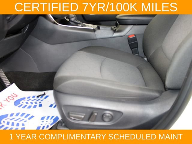 Used 2025 Toyota RAV4 XLE AWD/4WD image 19