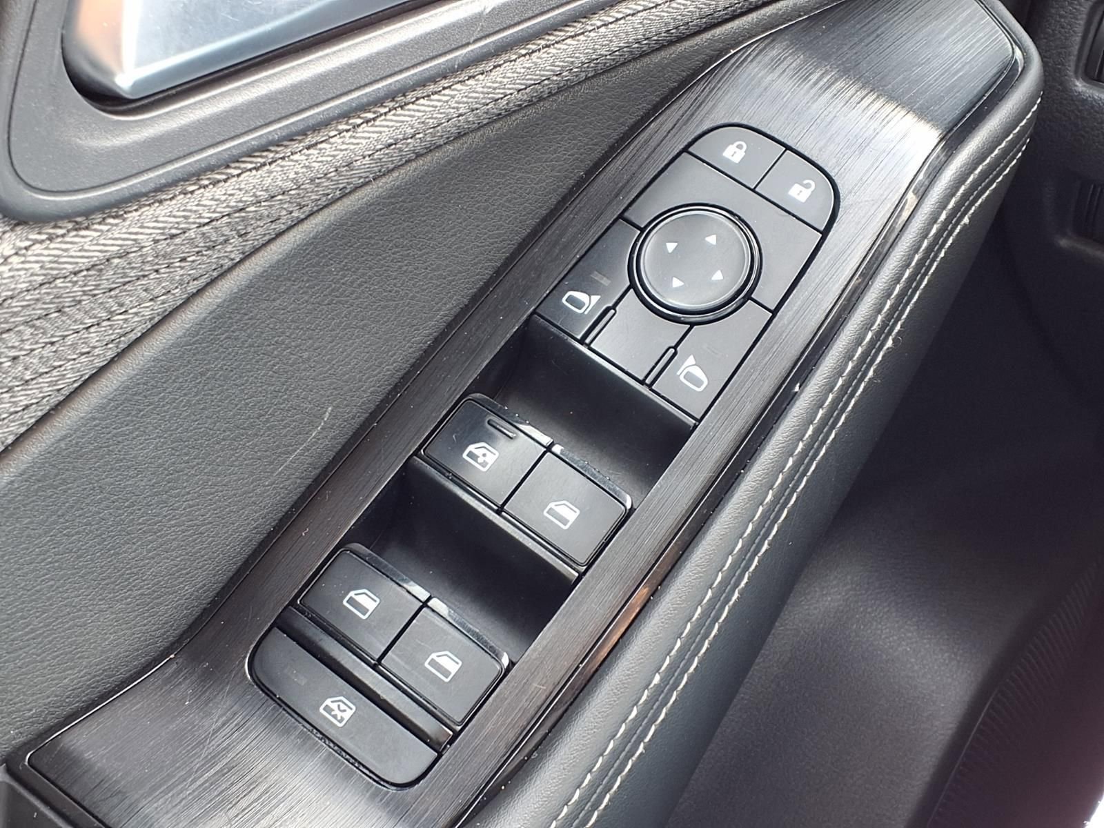 Used 2022 Nissan Rogue SV image 26