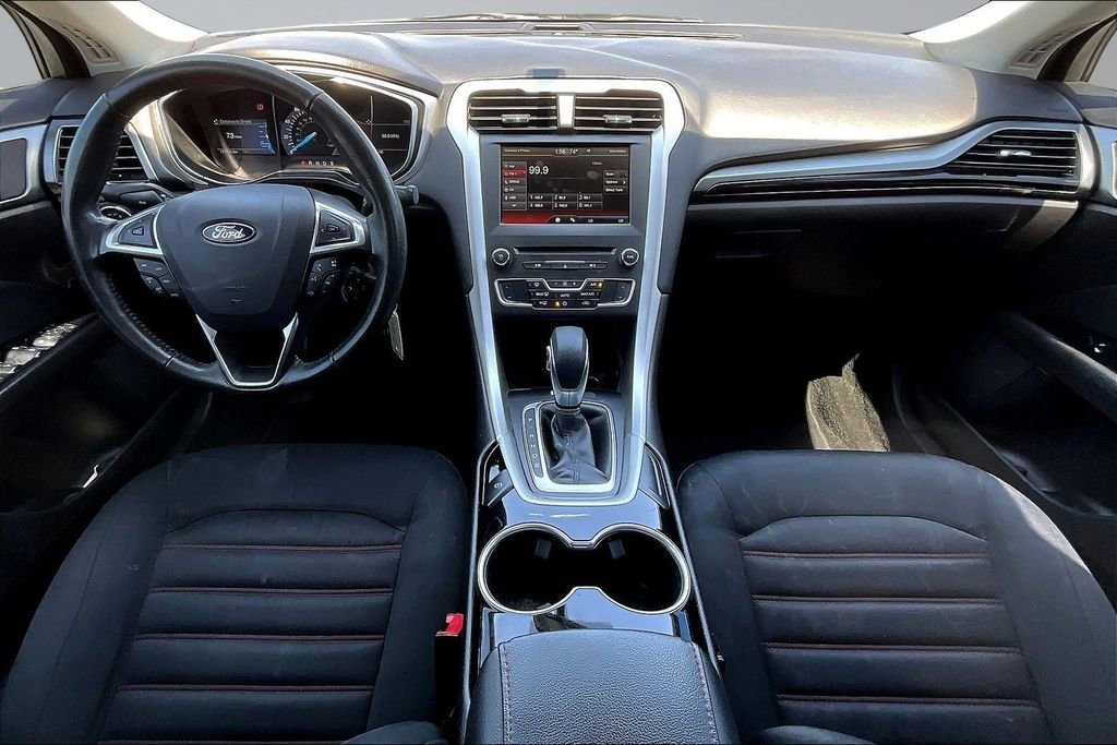 Used 2016 Ford Fusion SE image 9