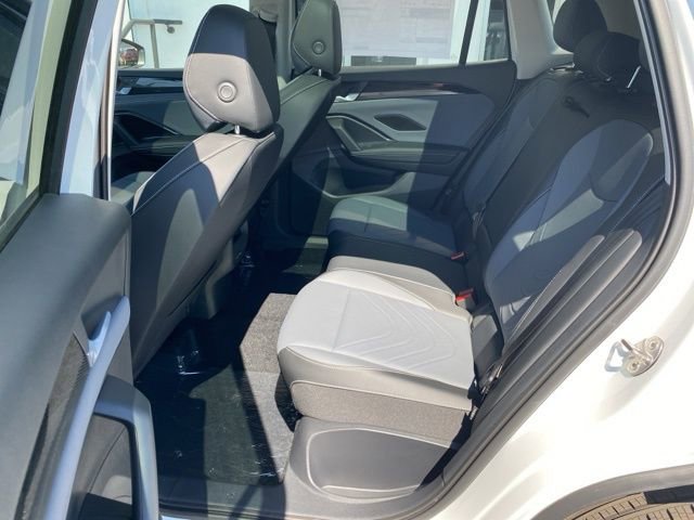 New 2025 Volkswagen Tiguan SE image 56