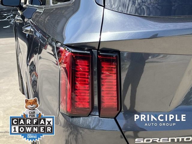 Used 2023 Kia Sorento S image 6