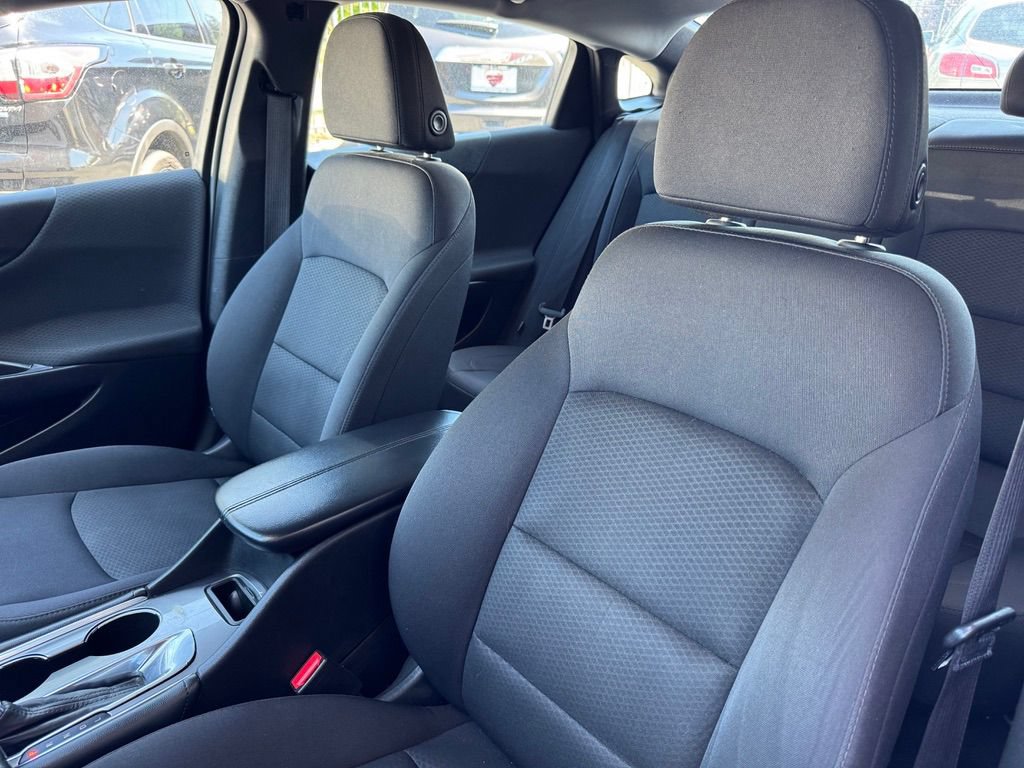 Used 2016 Chevrolet Malibu LT FWD image 11