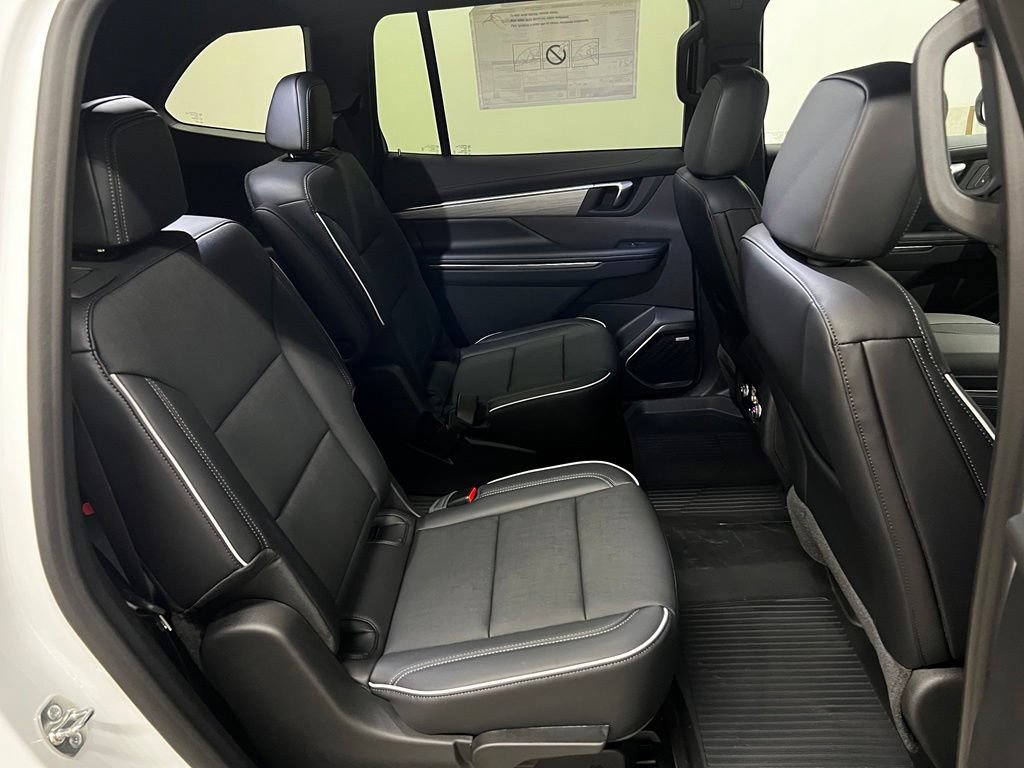 New 2026 Buick Enclave Preferred w/ LPO, Floor Liner Package AWD/4WD image 39