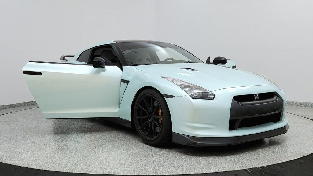 Used 2010 Nissan GT-R Premium AWD/4WD image 12