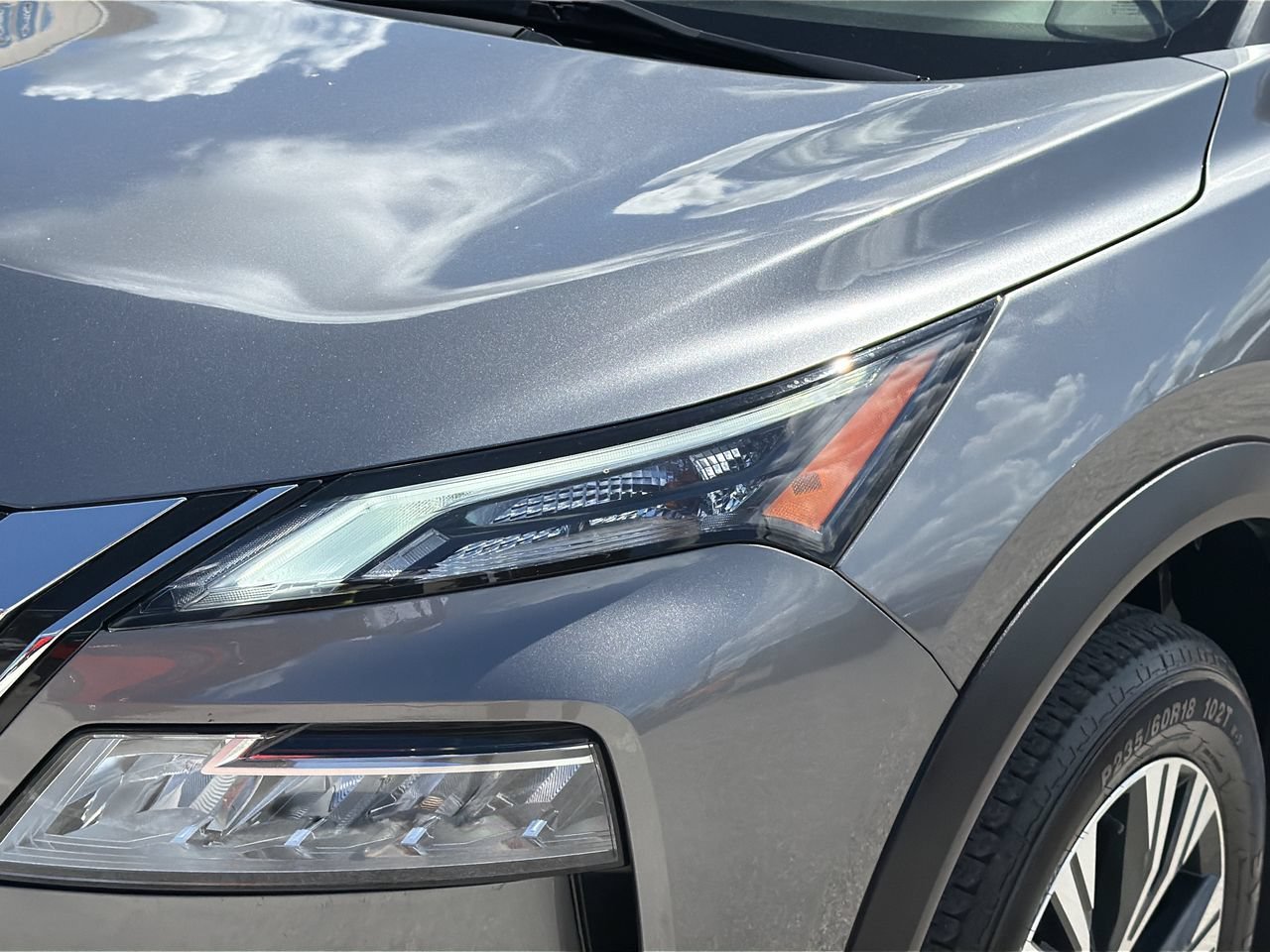 Used 2023 Nissan Rogue SV FWD image 6