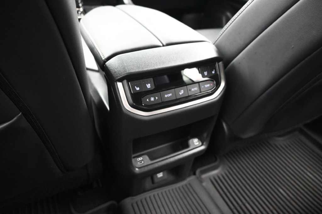 Used 2025 Lexus TX 500h AWD w/ Technology Package image 21