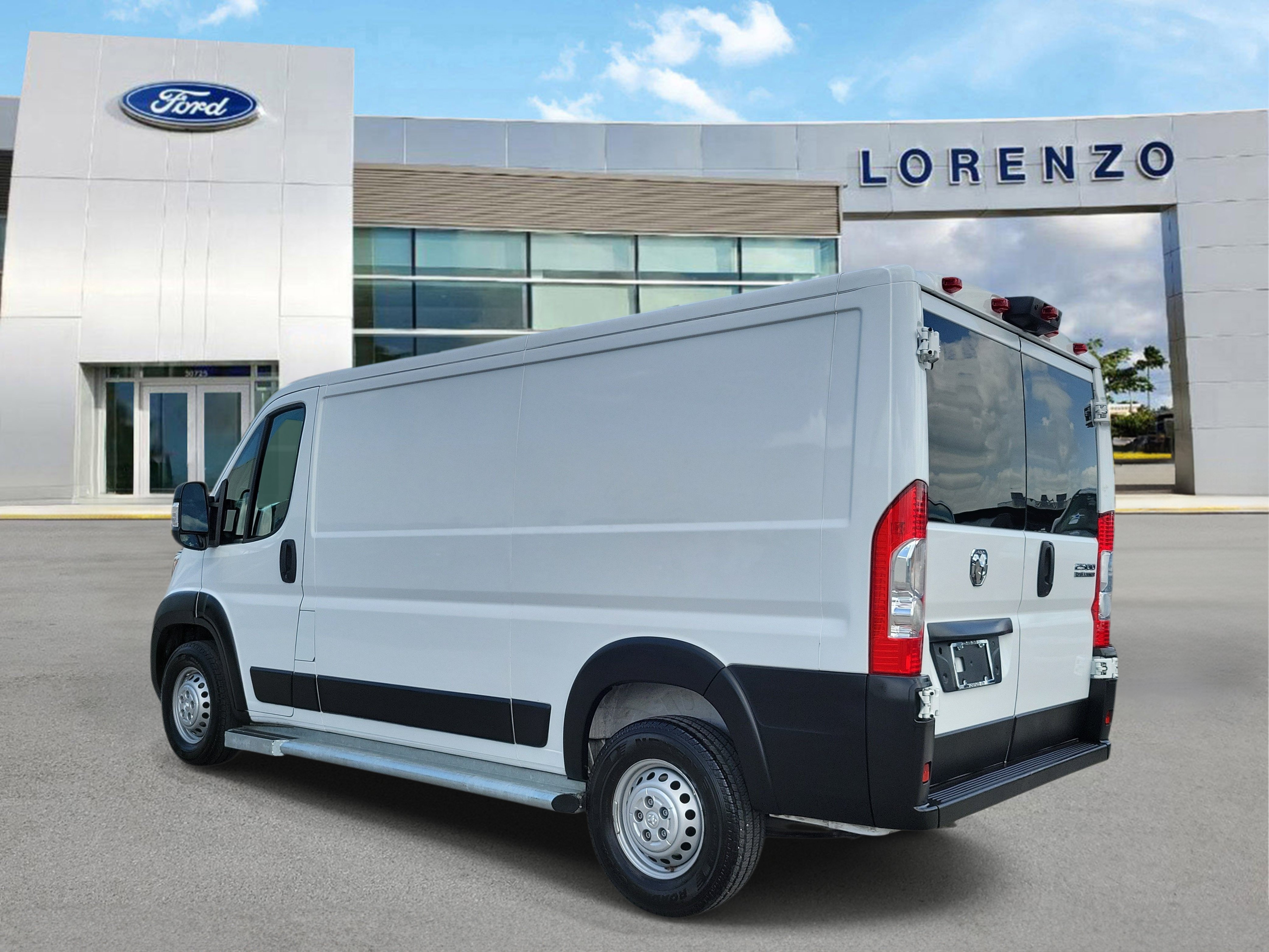 Used 2025 RAM ProMaster 2500 w/ U-Haul Equipment Group FWD image 7