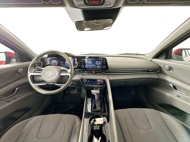 Used 2022 Hyundai Elantra SEL w/ Convenience Package FWD image 3