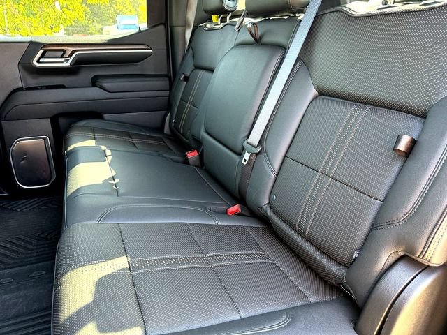 Used 2024 Chevrolet Silverado 1500 High Country w/ Technology Package AWD/4WD image 23