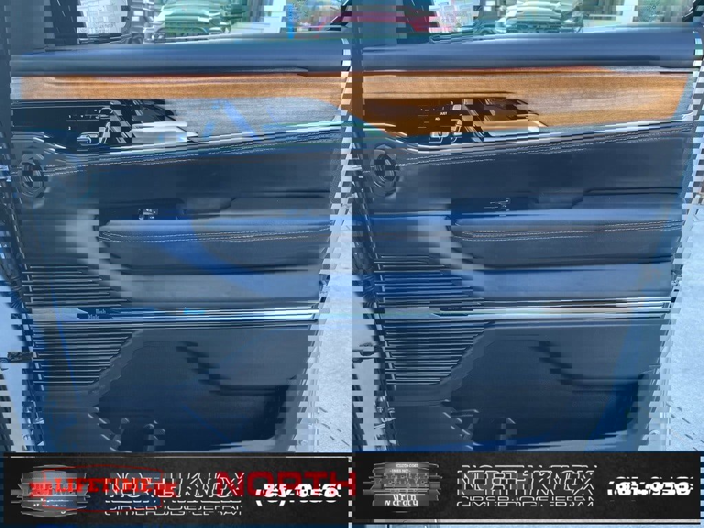 Used 2024 Jeep Grand Wagoneer L Series III image 33