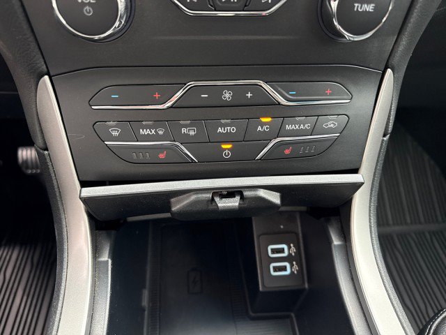Used 2020 Ford Edge SEL w/ Convenience Package AWD/4WD image 23