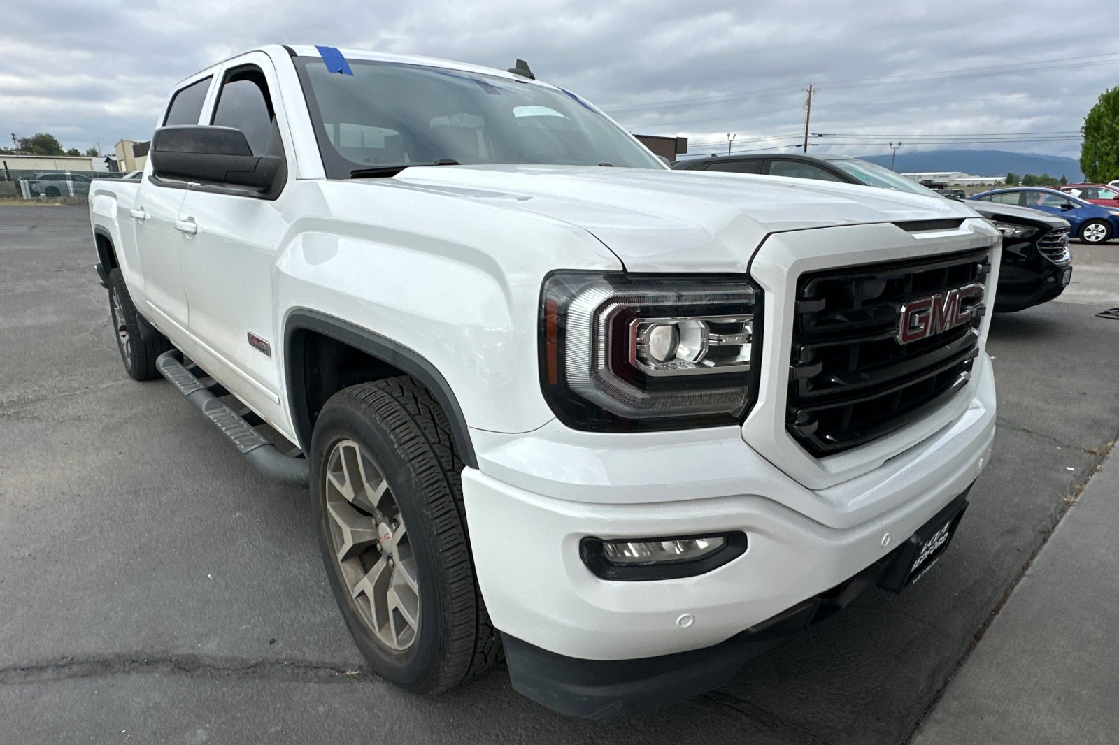 Used 2017 GMC Sierra 1500 SLT AWD/4WD image 2