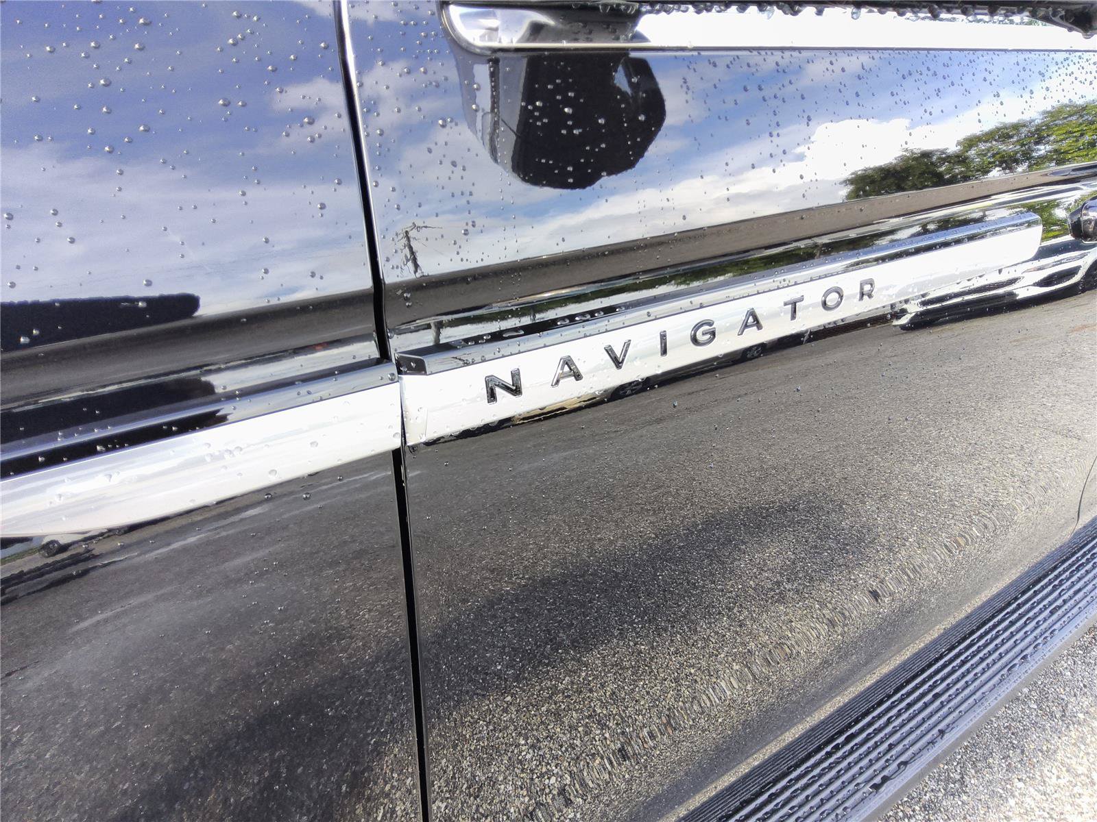 New 2027 Lincoln Navigator Premiere RWD image 10