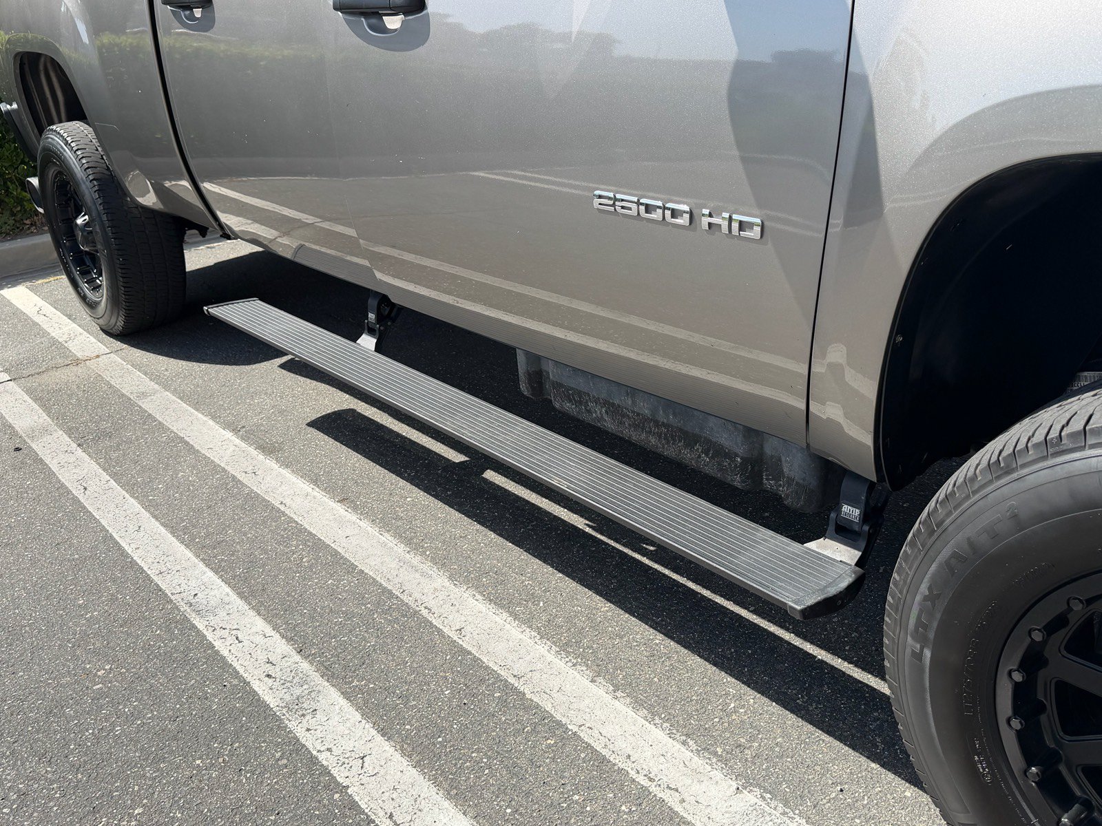 Used 2013 GMC Sierra 2500 SLE w/ SLE Preferred Package AWD/4WD image 9