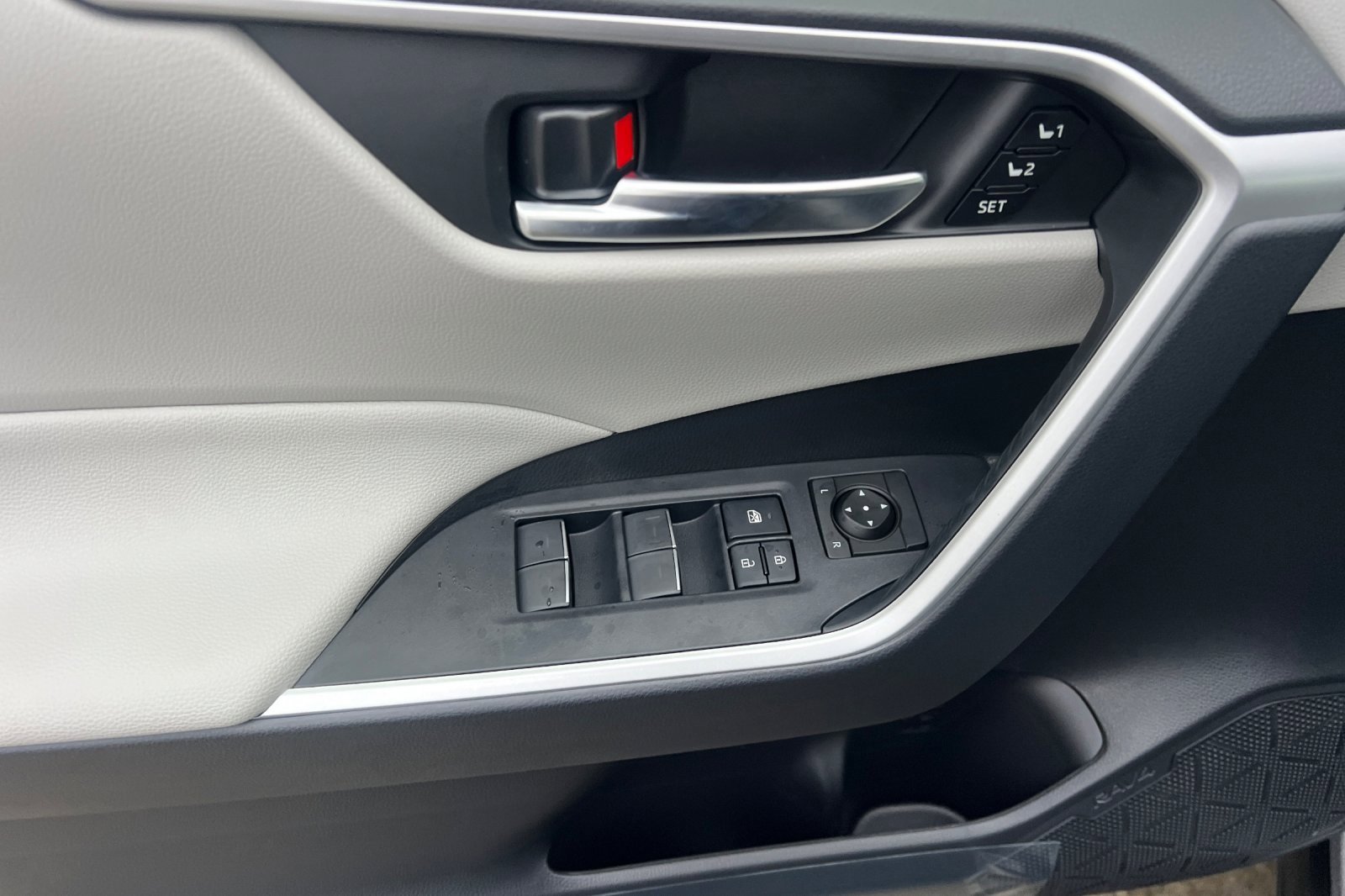 New 2025 Toyota RAV4 XLE Premium w/ Weather Package image 8