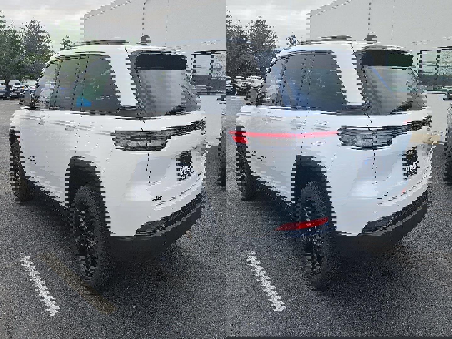 Used 2023 Jeep Grand Cherokee Limited w/ Black Appearance Package AWD/4WD image 18