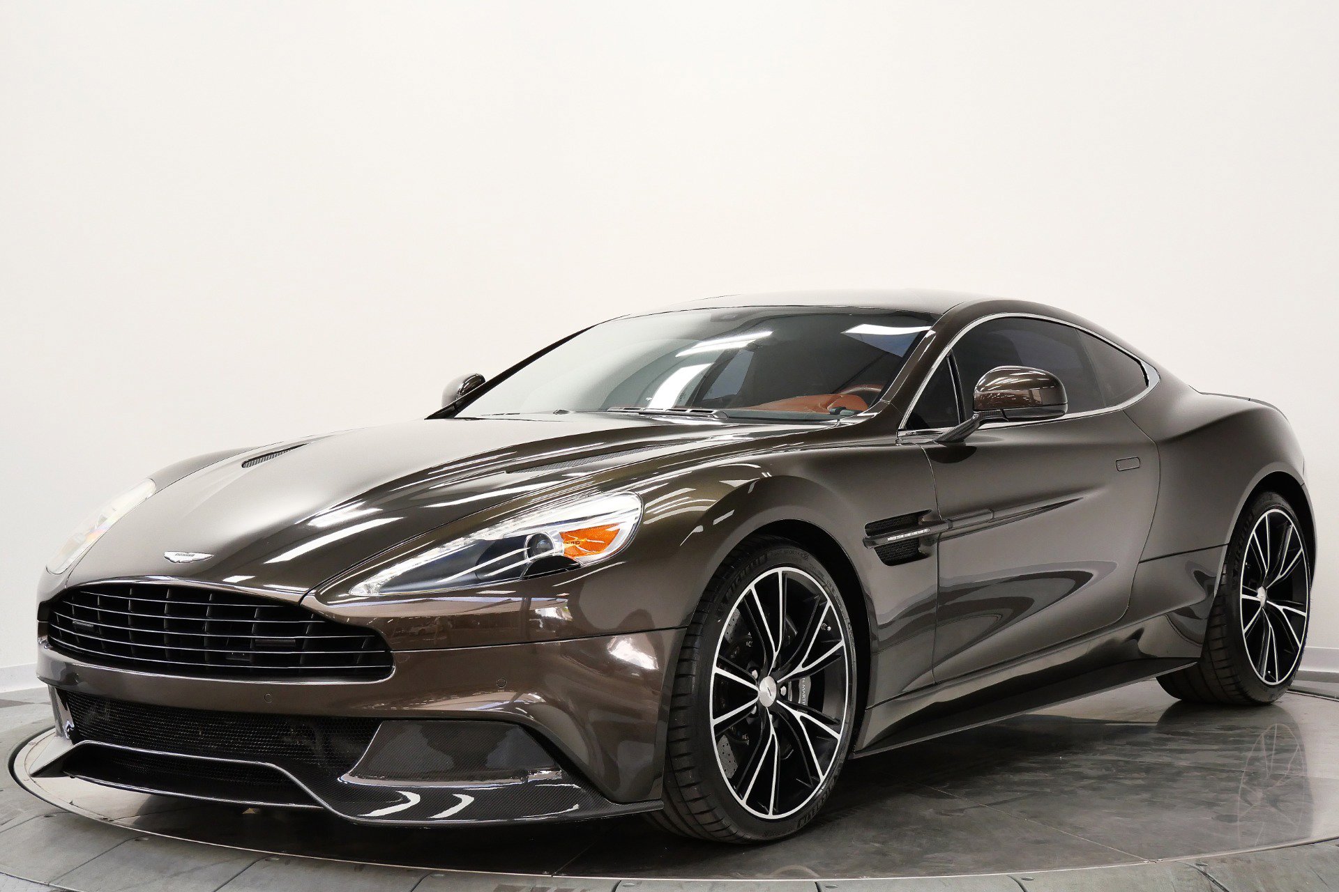Used 2014 Aston Martin Vanquish Coupe image 5