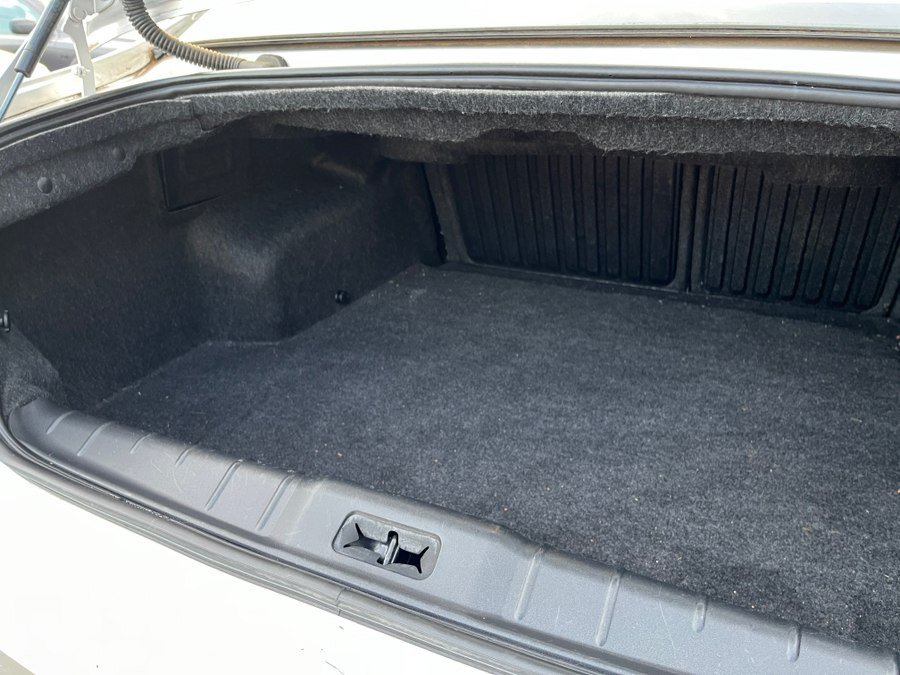 Used 2010 Chevrolet Malibu LT w/ Power Convenience Package FWD image 9