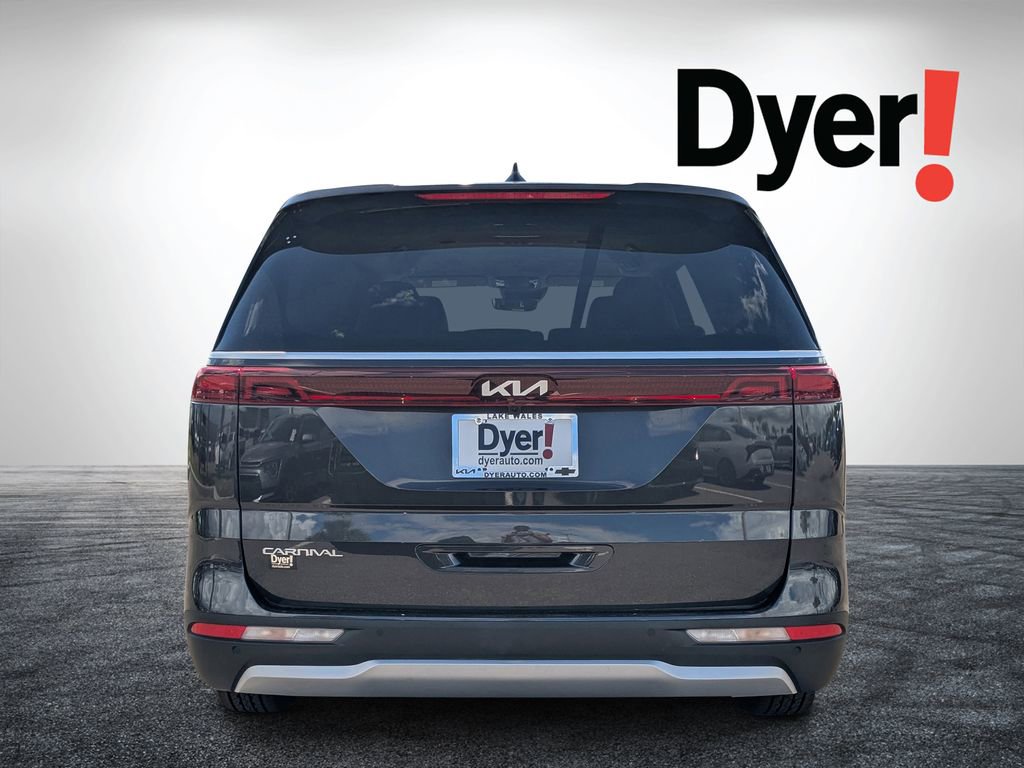 Used 2024 Kia Carnival LX image 4