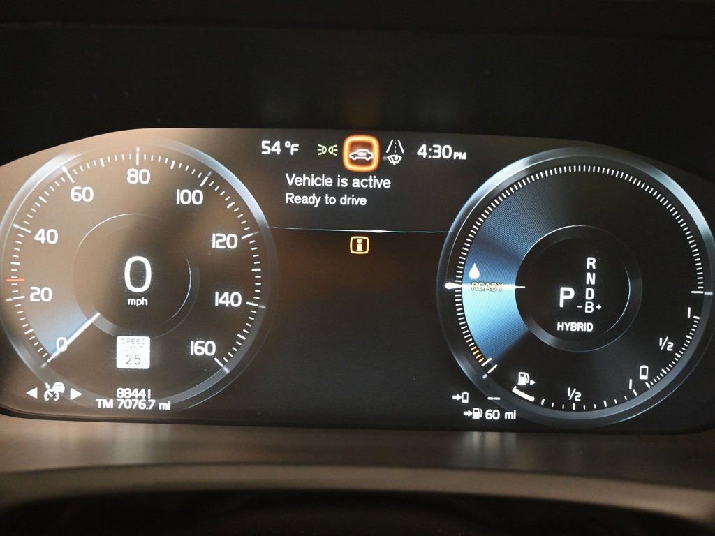 Used 2022 Volvo XC90 T8 Inscription image 18